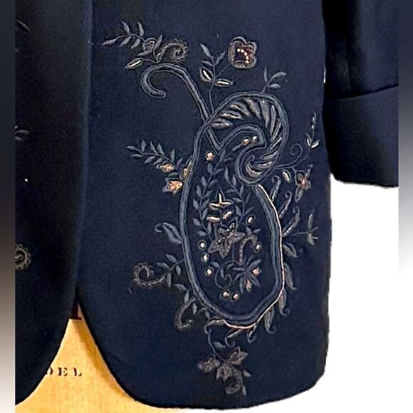 Script black long line wool blazer with copper embroidery detail - Picture 5 of 10